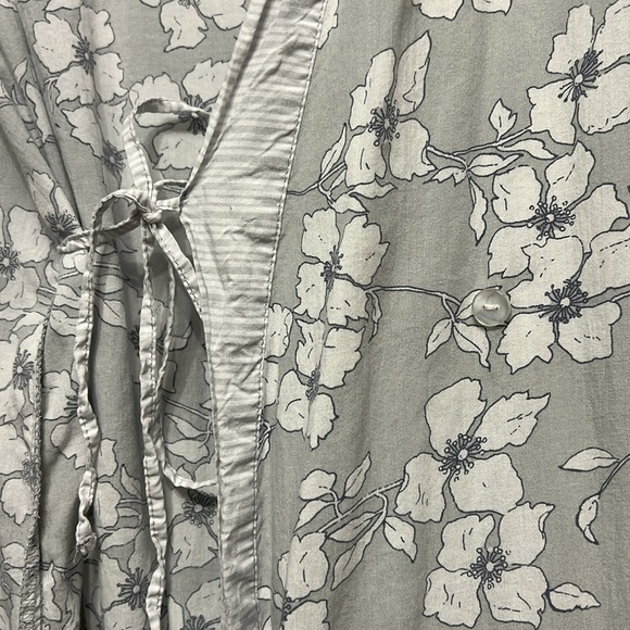 Floral Wrap Top - Picture 2 of 3